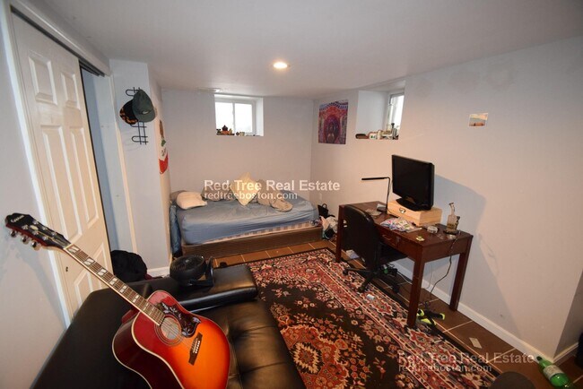 Building Photo - 34 Long Ave