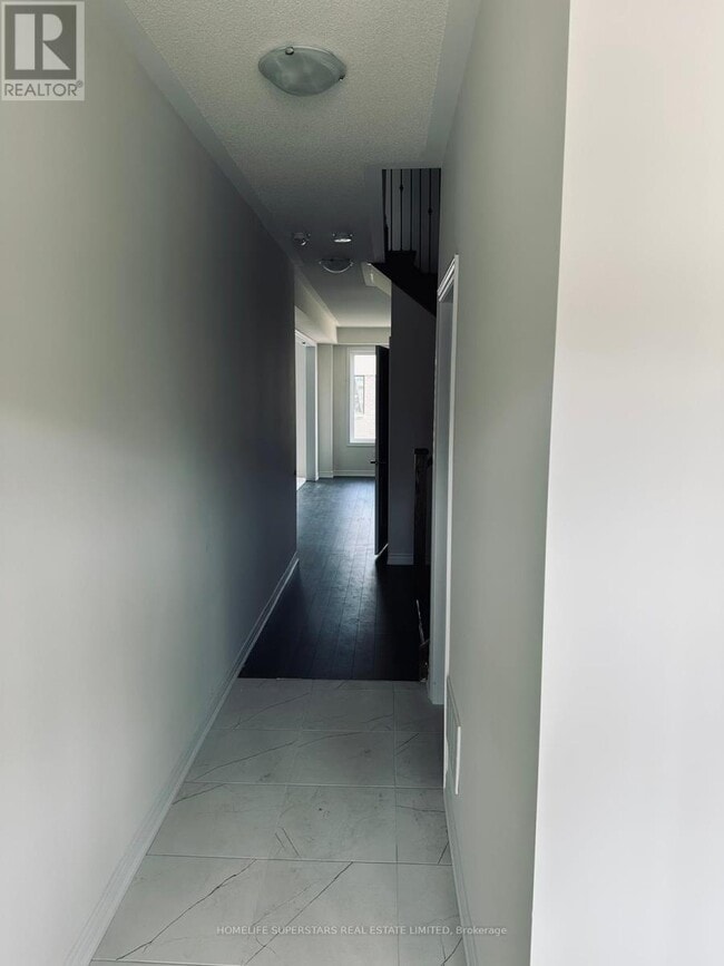 Building Photo - 18 Prudhoe Ter