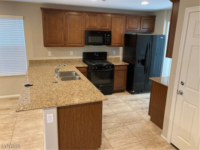 Foto del edificio - 675 Swift Eagle Ave