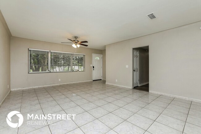 Building Photo - 1147 Magnolia Dr