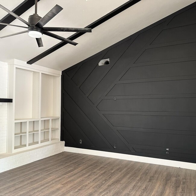 Foto del edificio - 5301 Sooner Trail NW