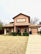 Building Photo - 3109 Lenway St