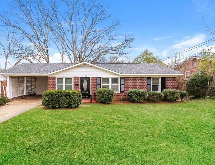 Primary Photo - Charming 3 Bedroom Home with Attached Car ...