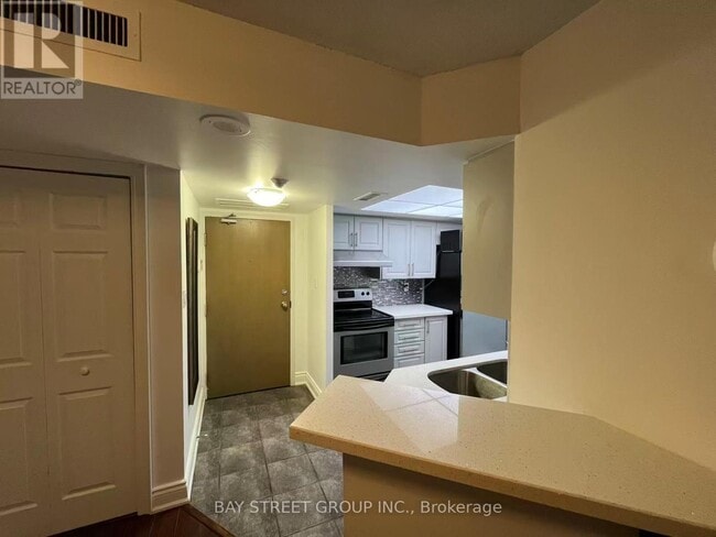 Building Photo - 1001 Bay St.