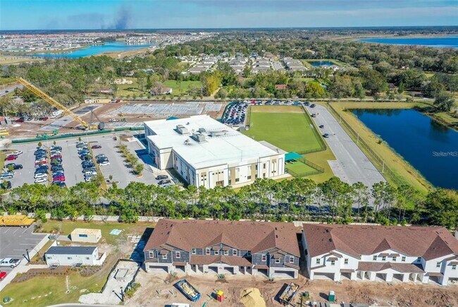 Foto del edificio - 4534 Small Creek Rd