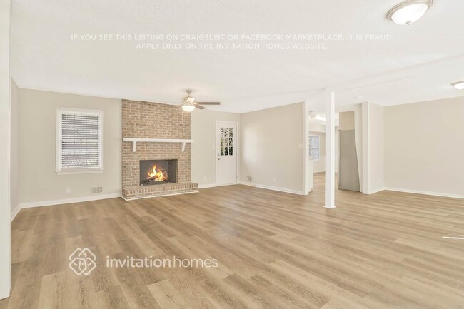 Foto del edificio - 2400 Lansdowne Ct NW