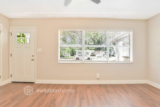 Foto del edificio - 822 Rosalia Dr