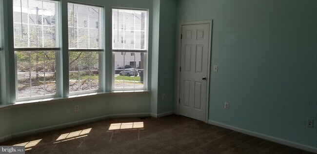 Foto del edificio - 9510 Lee Ct