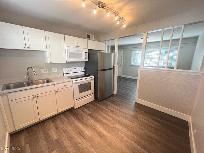 Foto del edificio - 221 S 10th St