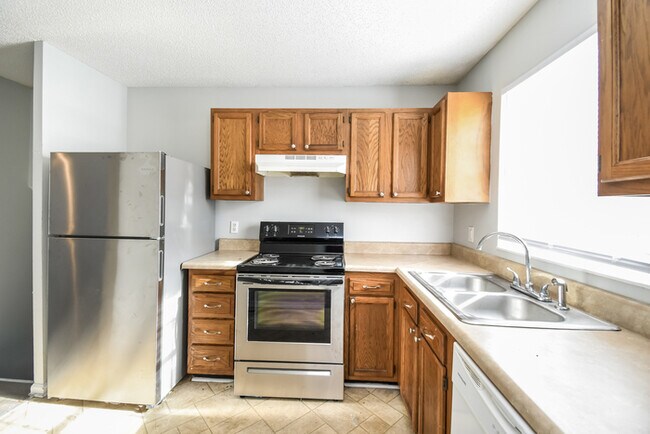 Foto del edificio - 124 Raintree Dr