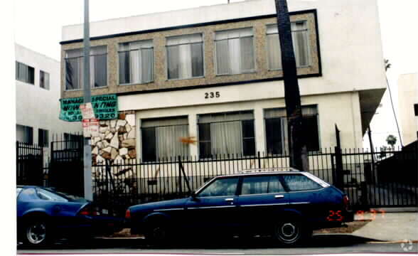 Primary Photo - 235 S Normandie Ave