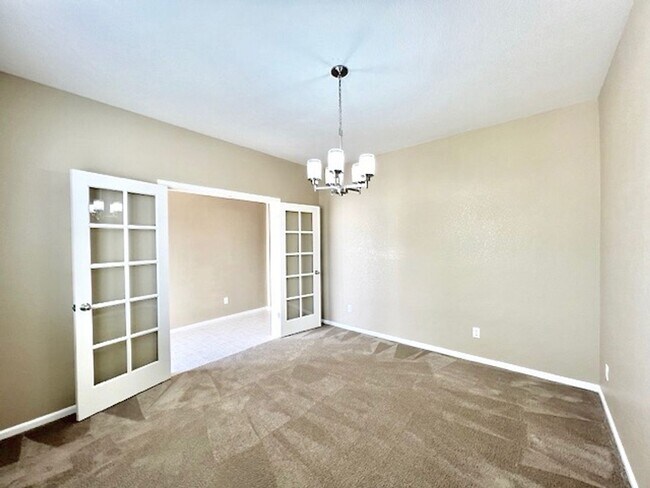 Foto del edificio - FABULOUS 4 BEDROOM HOME IN EASTVIEW ESTATES!!