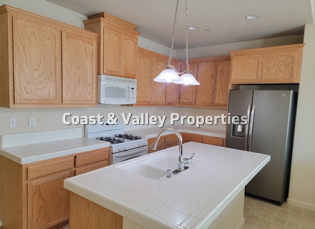 Foto del edificio - FOR RENT 3BD HOUSE IN GREENFIELD