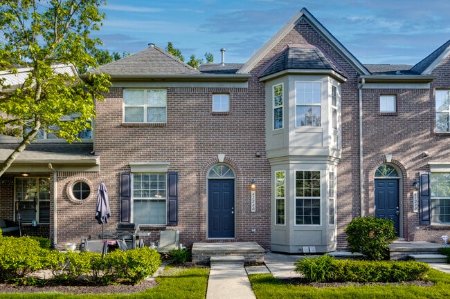 Building Photo - 41280 Maplewood Drive
