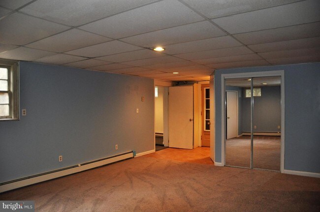 Building Photo - 430 Sked St