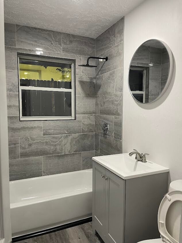 Building Photo - 904 W Robinson St