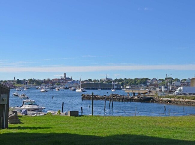 Foto del edificio - Winter Rental: Pirate's Cove (Pet-friendly!)