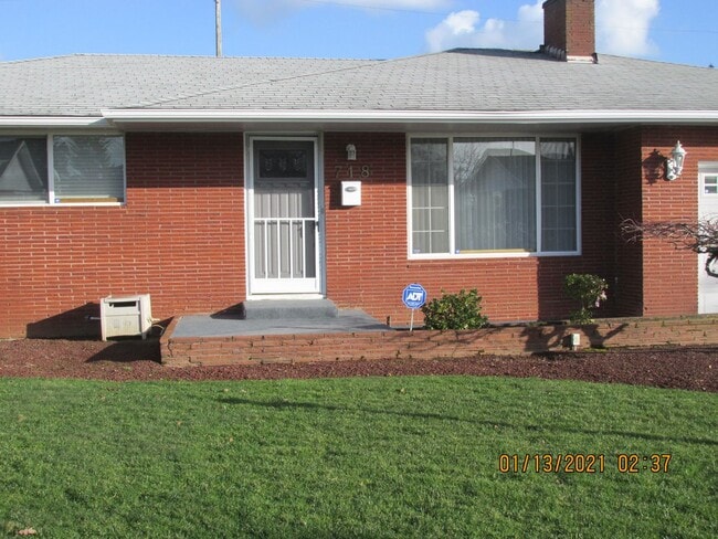 Photo - Remodeled !  Hardwood Flooring Throughout & New Carpet in Bedrooms, Tile, Granite, Large Living r... House