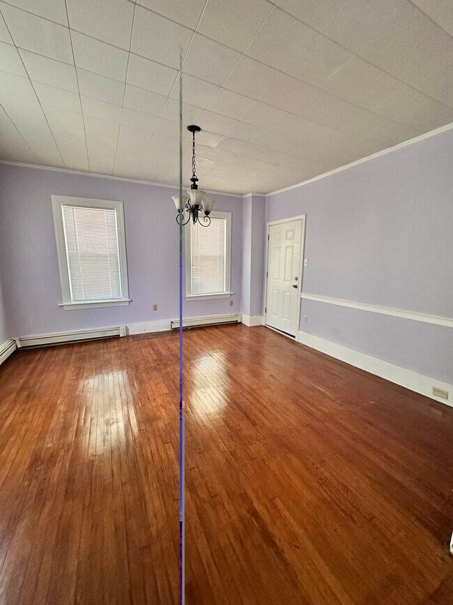 Sala de estar - 119 Homer Ave