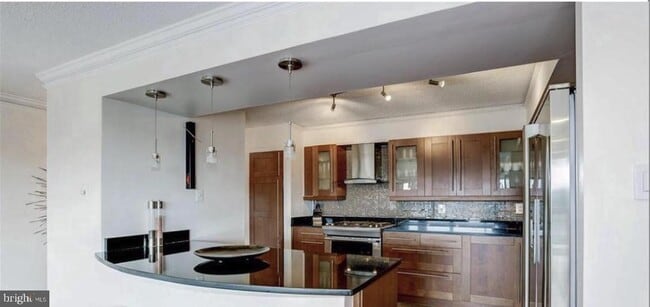 Building Photo - 1300 Army Navy Dr