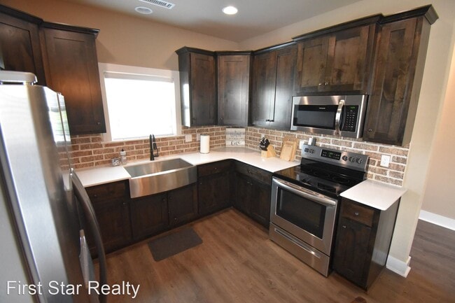 Building Photo - 4 br, 2.5 bath House - 740 N Malbec Rd