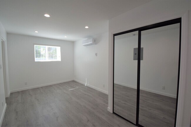 Foto del edificio - 5340 Whitsett Ave
