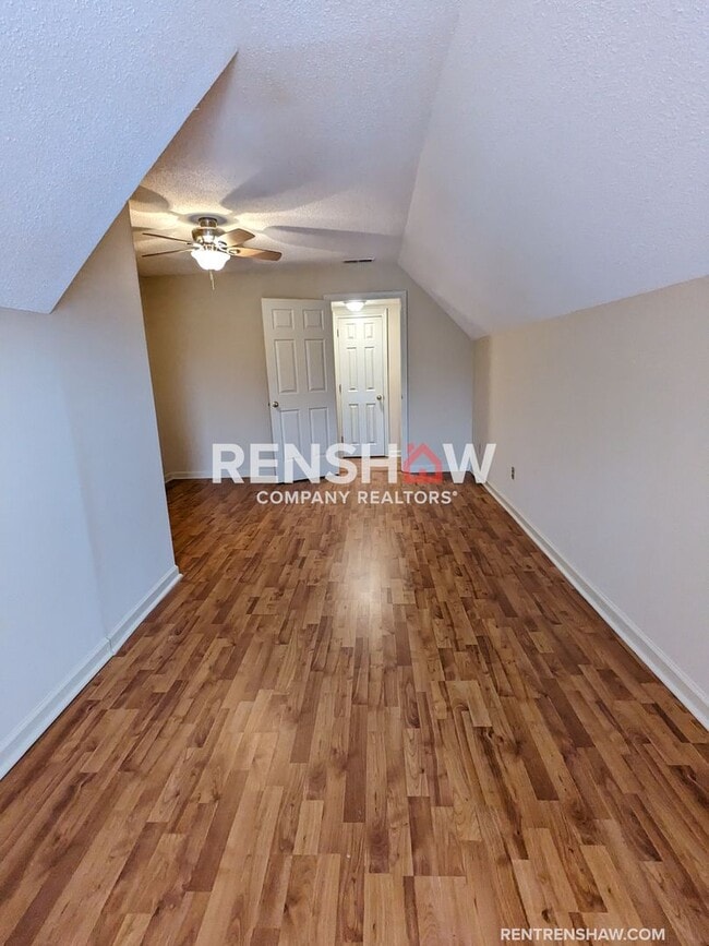 Building Photo - 1400 River Bank Dr.- 4 bed / 3 bath - Stun...