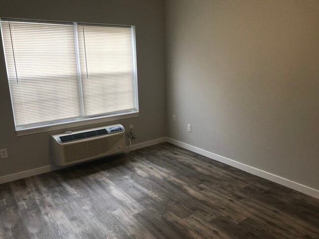 Bedroom - 210 Governor St