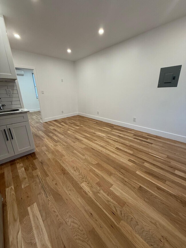 Foto del edificio - 9717 101st St