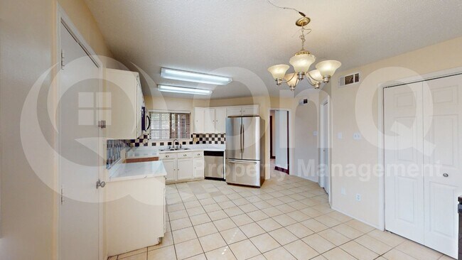 Foto del edificio - 6812 Bolivar Ct