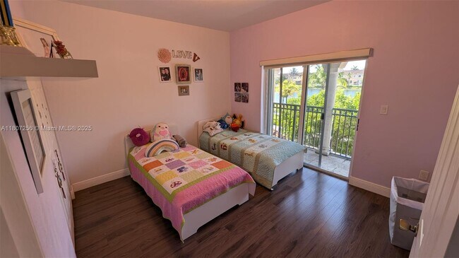 Foto del edificio - 16562 SW 71st Ter