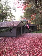 Building Photo - 19 Mirror Lake Dr