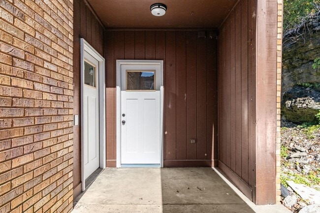 Photo - AVAILABLE NOW. 3 BED 1 BATH. IDEAL LOCATIO... House