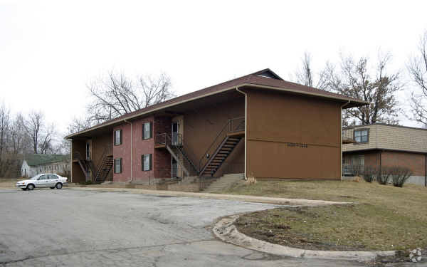 Building Photo - 1434 Baker Dr