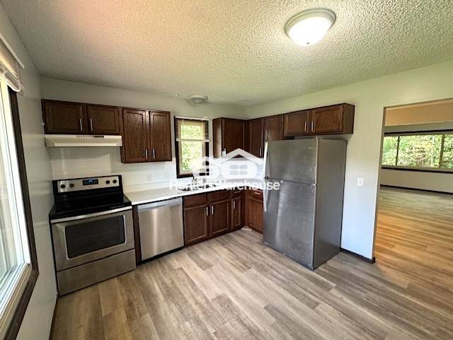 Foto del edificio - 2550 Teakwood Ln N