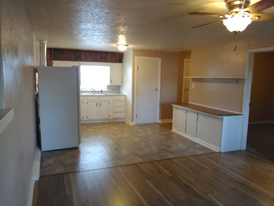 114 S Church St, Ripley, WV 25271 Apartments in Ripley, WV