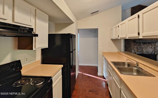 Foto del edificio - 10268 Pine Breeze Rd W