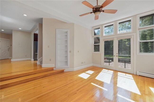 Foto del edificio - 107 Old Beach Rd