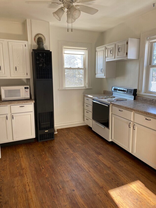 321 St Unit 2, Chippewa Falls, WI 54729 Apartments in