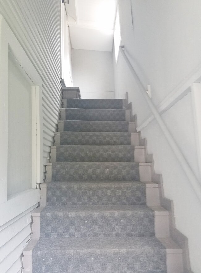 2401 Cole Ave SE, Minneapolis, MN 55414 Townhome Rentals in