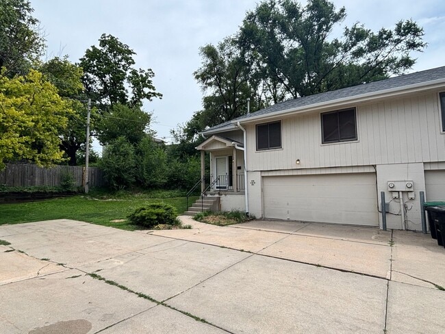 Photo - 2135 S 46th Ave (Omaha, NE) House
