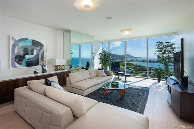 Primary Photo - 1118 Ala Moana Blvd