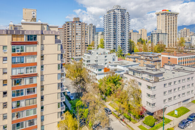 Building Photo - Harwood Apartments