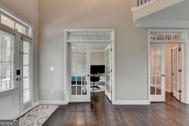 Building Photo - 6035 Ashborough Park