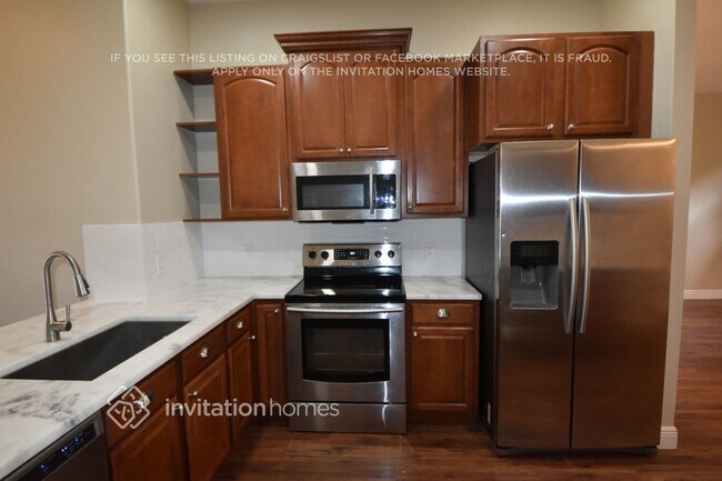 Foto del edificio - 621 Sand Ridge Dr