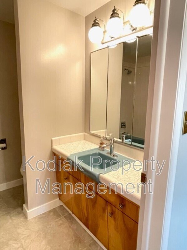 Foto del edificio - 4099 S Madison Ave