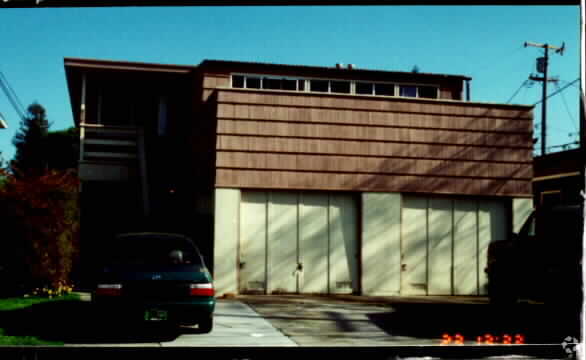 Foto del edificio - 1085 Oak Ave