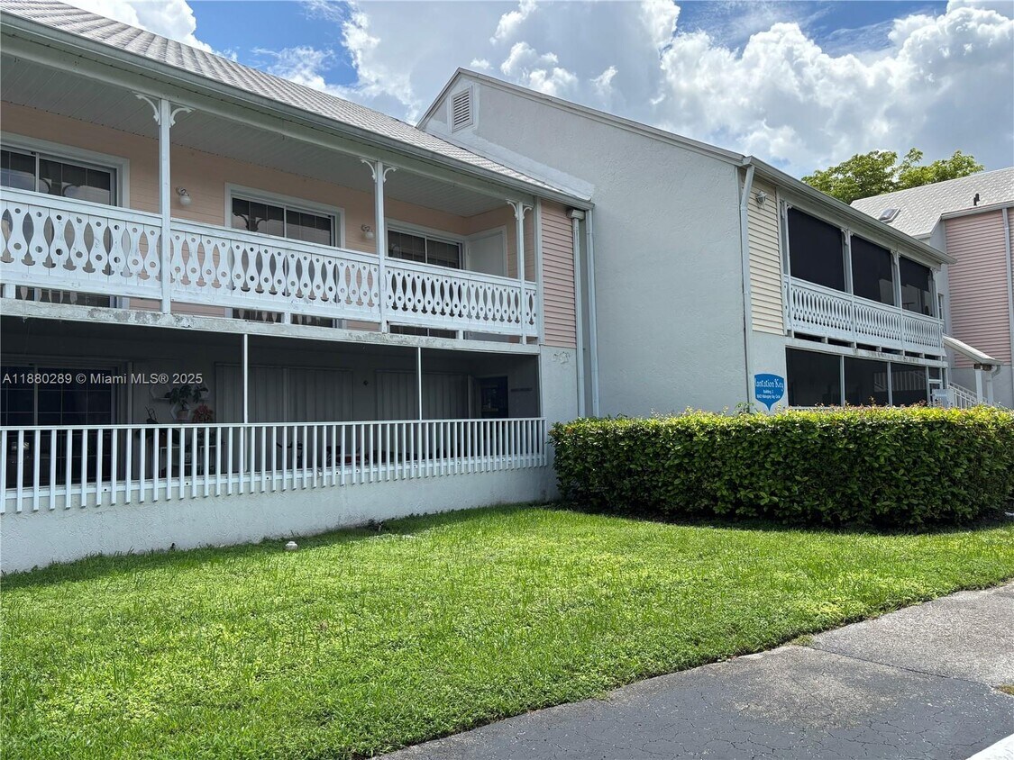 Foto principal - 10421 Mahogany Key Cir