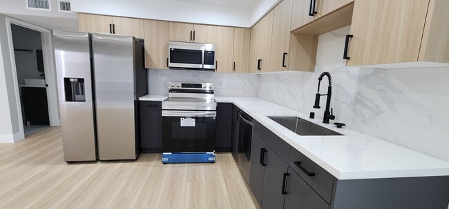 Photo - 5725 Klump Ave (Los Angeles, CA) Townhome