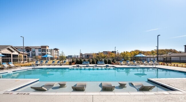 Building Photo - Creekside at Grand Prairie
